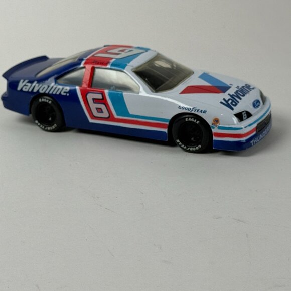 Racing Champions 1992 NASCAR Vintage Mark Martin 6 Valvoline Ford Thunderbird - Picture 1 of 9